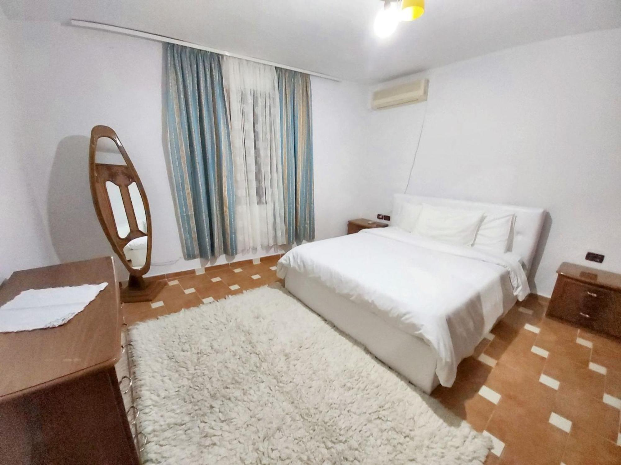 Spacious House In With Secure Parking.